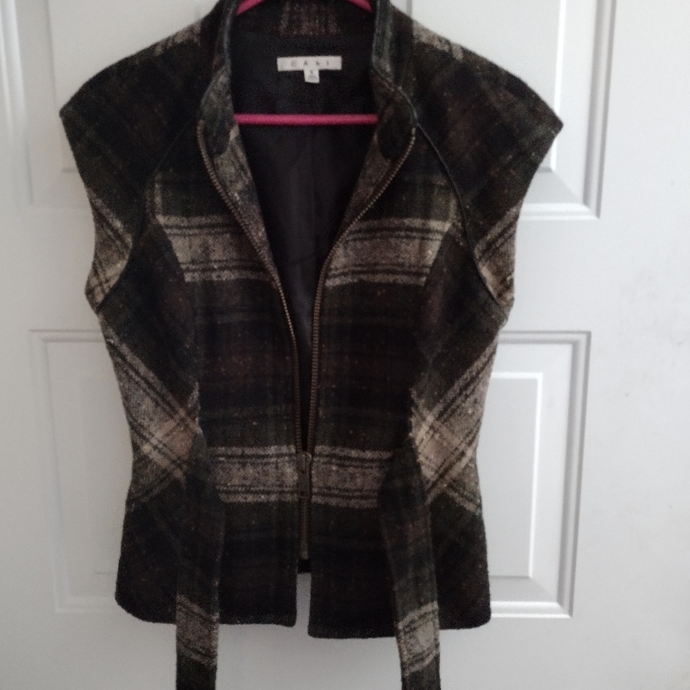 Vest - Picture 5 of 5